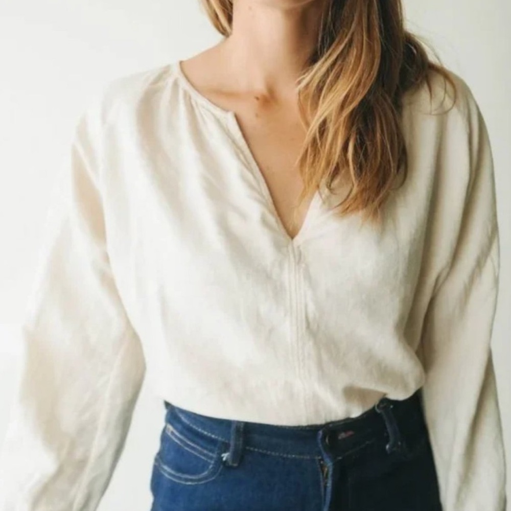 Esby Apparel Ana Top in Natural Size XS